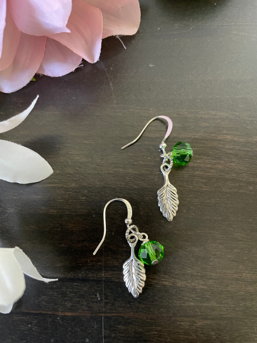 classic green leaf earrings